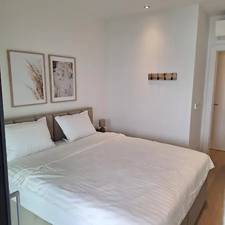 Royal Dutch 7 * Trogir
