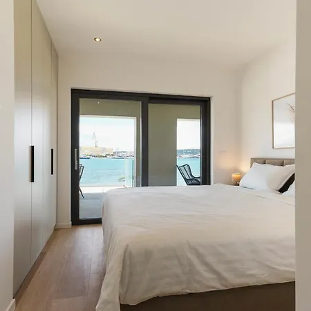 Royal Dutch 7 * Trogir