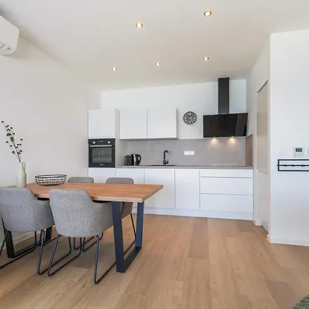 Royal Dutch 7 Apartman